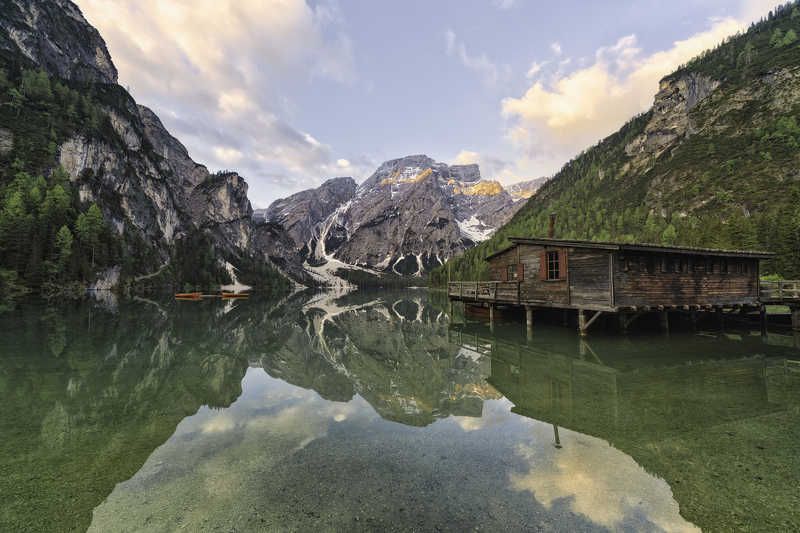 Sunrise at Lago di Braies фото превью