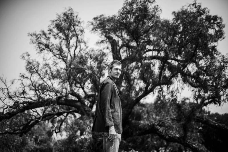 man, mansportrait, tree, мужчина, портрет, мужскаяфотосессия, дерево Mik фото превью