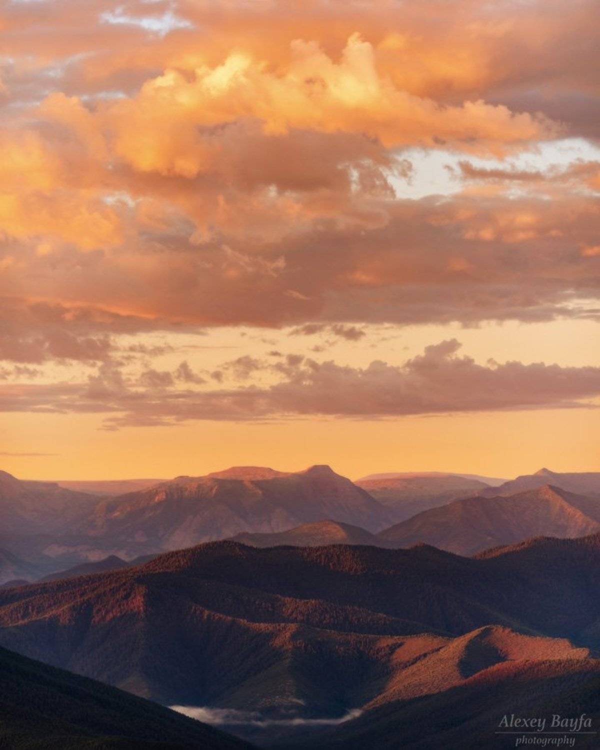 горы, пейзаж, природа, лето, рассвет, лес, облака, утро, Алексей Байфа