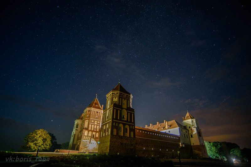 замок, ночь, архитектура, трэвел Мирский замок ночью фото превью