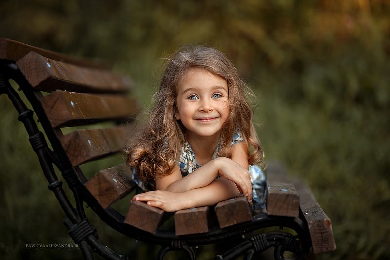 девочка уличнаяфотосессия лето  фото превью