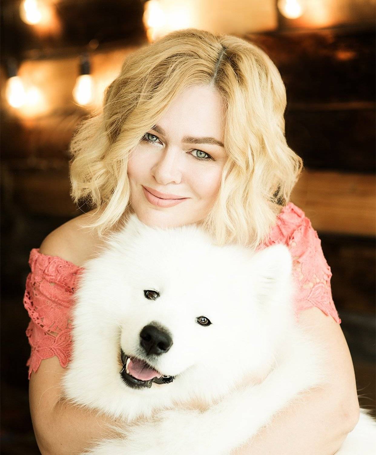 женщина, красивая, собака, улыбка, глаза, портрет, Дарья Комарова