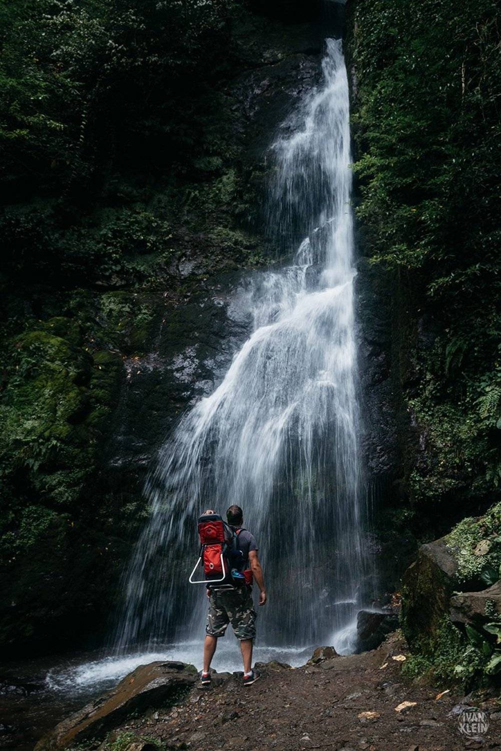 водопад,туризм,турист,рюкзак,вода,река,горы,путешествие,грузия,природа,озеро,парк,осень,, Иван Клейн
