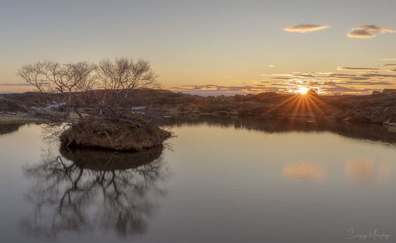 myvatn lake  iceland sunset Sunset on Myvatn lake. Iceland. фото превью