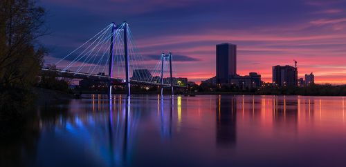 Город на большой реке / City on the big river