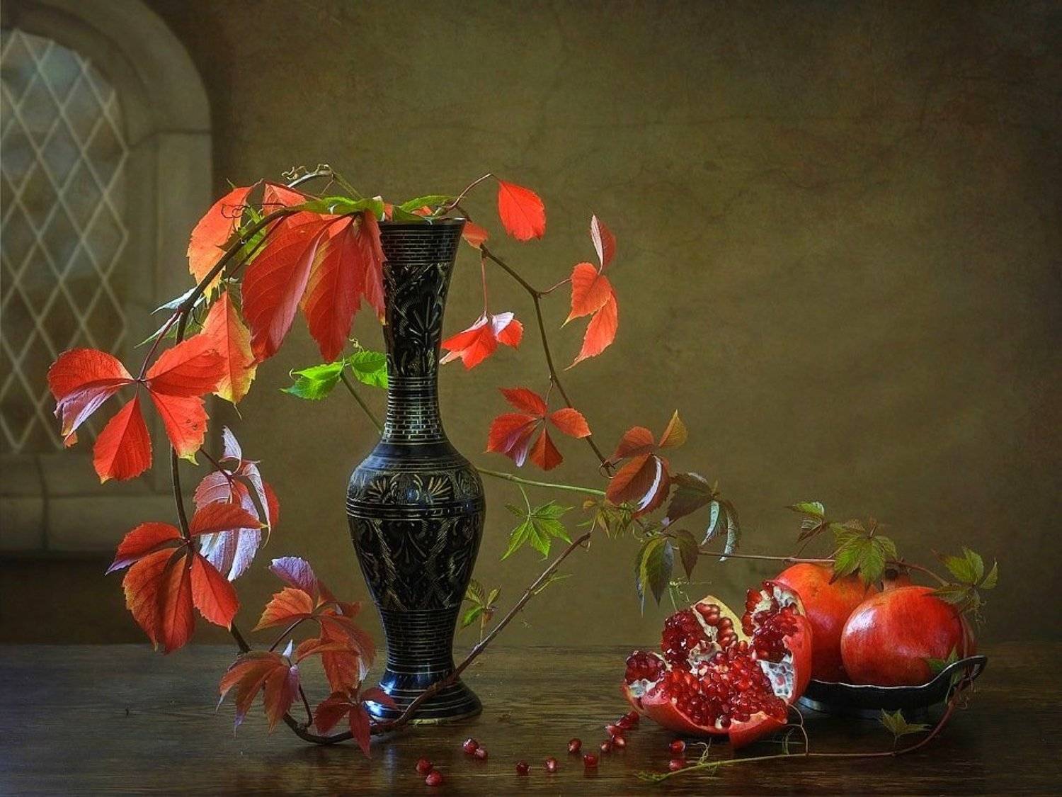 натюрморт, осень, гранаты, фрукты, дикий виноград, интерьер, Ирина Приходько
