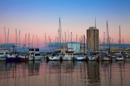 Весенний вечер в Хобарте.