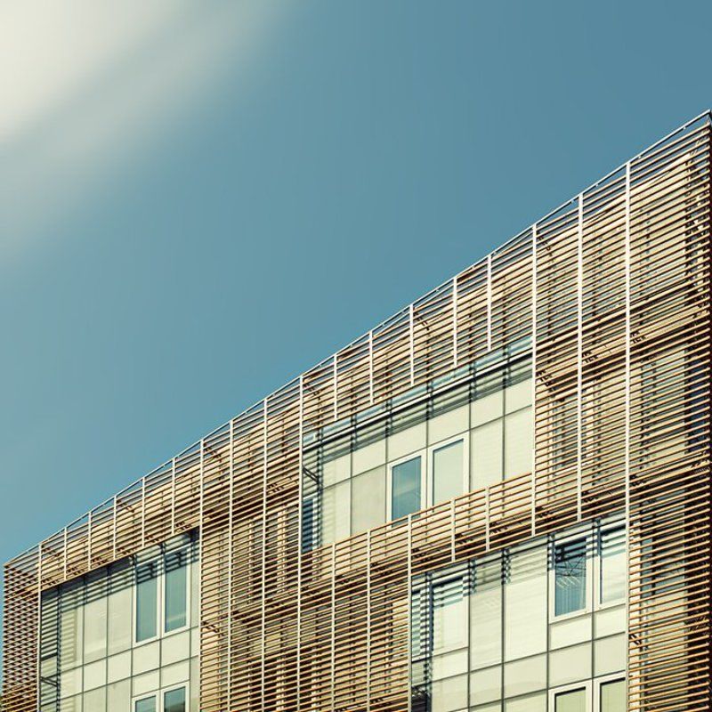 город, улица, люди, геометрия, небо, лето, здание, дорога, самолет ***** фото превью