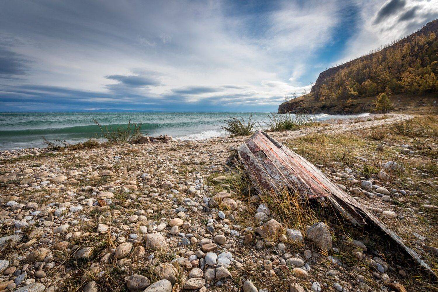 байкал, ольхон, пейзаж, лодка, вода, камни, пляж, берег, Вячеслав Мельников