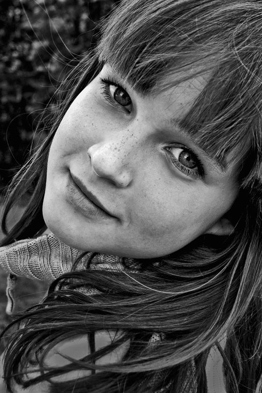 С улыбкой лёгкой на губах. 2012 фото превью