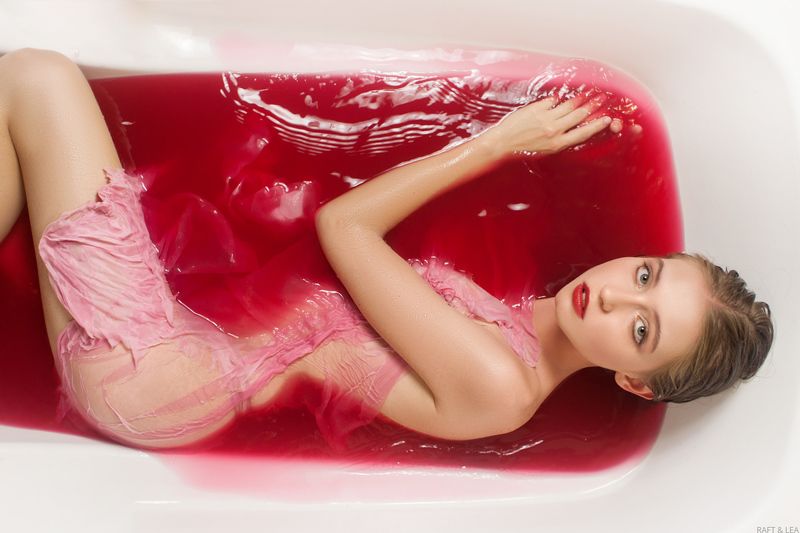 Red фото превью