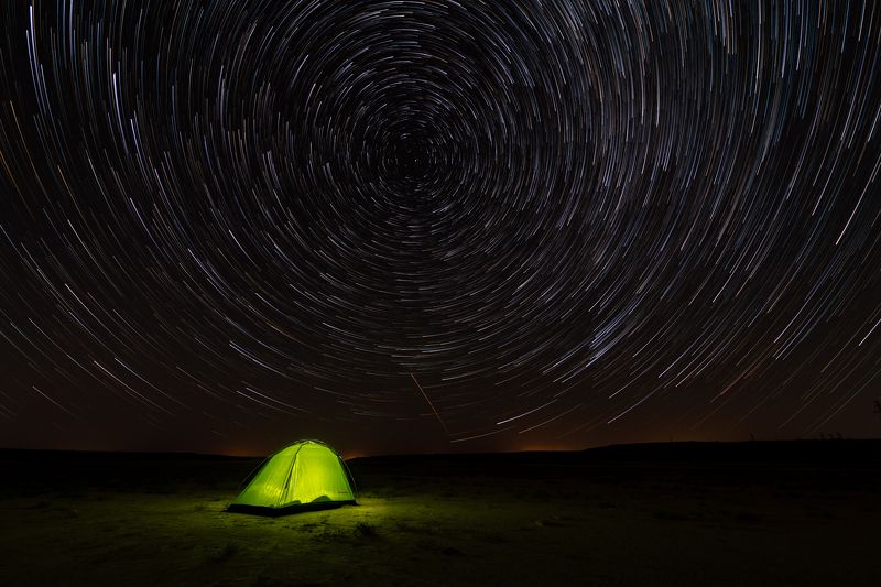 меркулов, николай меркулов, nmerkulov, nmerkulovphotography, пейзаж, ночь, ночной пейзаж, звезды, звездные треки, стартрейлы, палатка, night, nightscape, startrails, tent, landscape, никон, nikon, d850 Глашатай Персеиды / Herald of Perseids фото превью