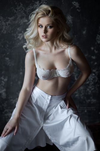 Pure white serie