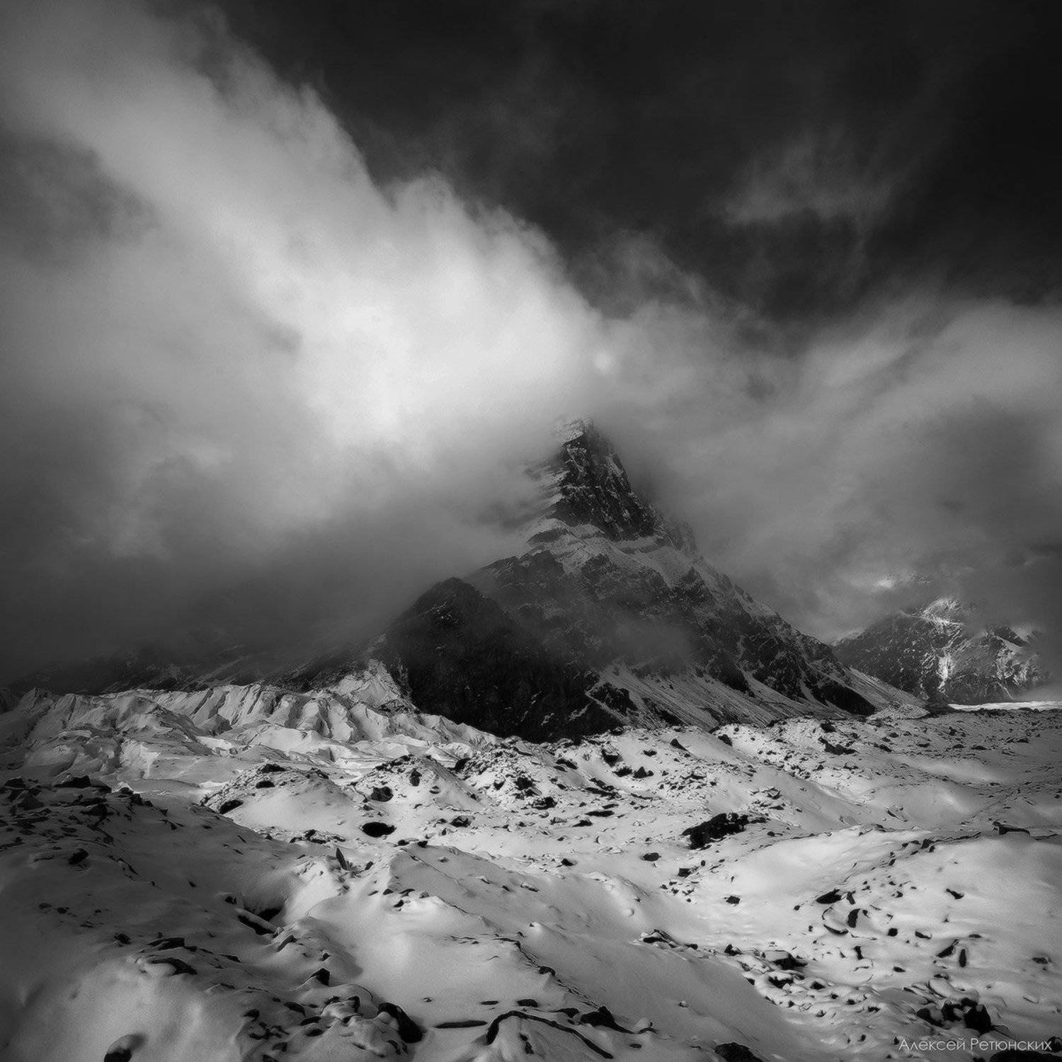 пик, горы, ледник, снег, камни, черно-белое,, Алексей Ретюнских