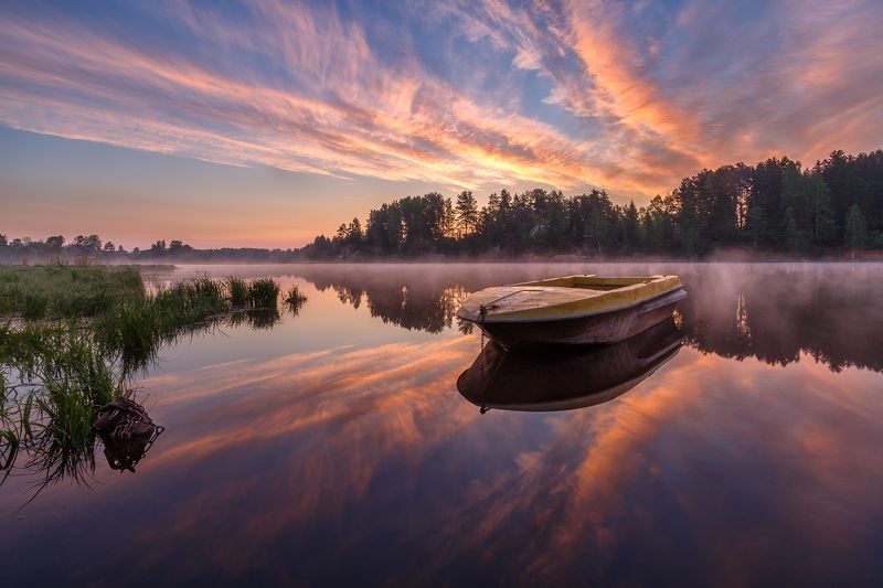 Лодка в сказочный рейс. фото превью