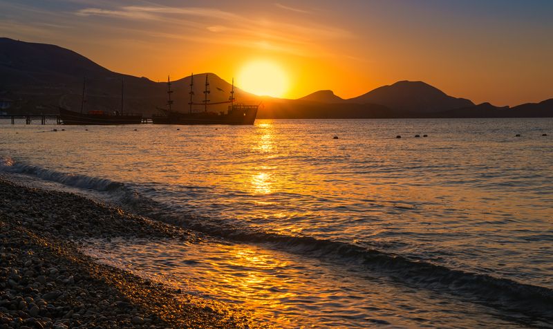 крым, коктебель, море, рассвет, солнце, горы, утро Золото рассвета фото превью