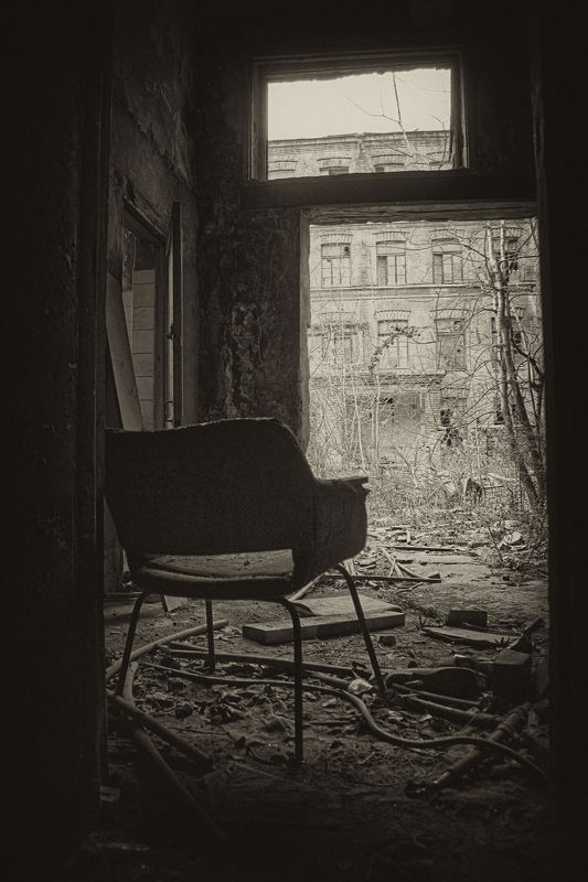 стул, разруха, апокалипсис, мрак тихое место фото превью