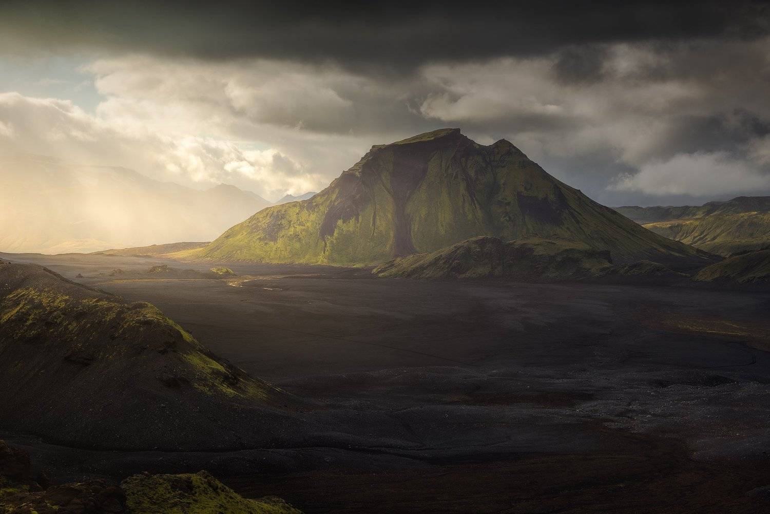#safarphoto, #iceland, #turism, #phototour, #epic, #landscape, #volcano, #black_sand, #sand, #black, #desert, #highlands, #icelandic, #mountains, #пейзаж, #пейзажная, #фотография, #красиво, #небо, #горы, #исландия, #фототур, #облака, #тучи, #вулканы, #пут, Бахышев Сафар