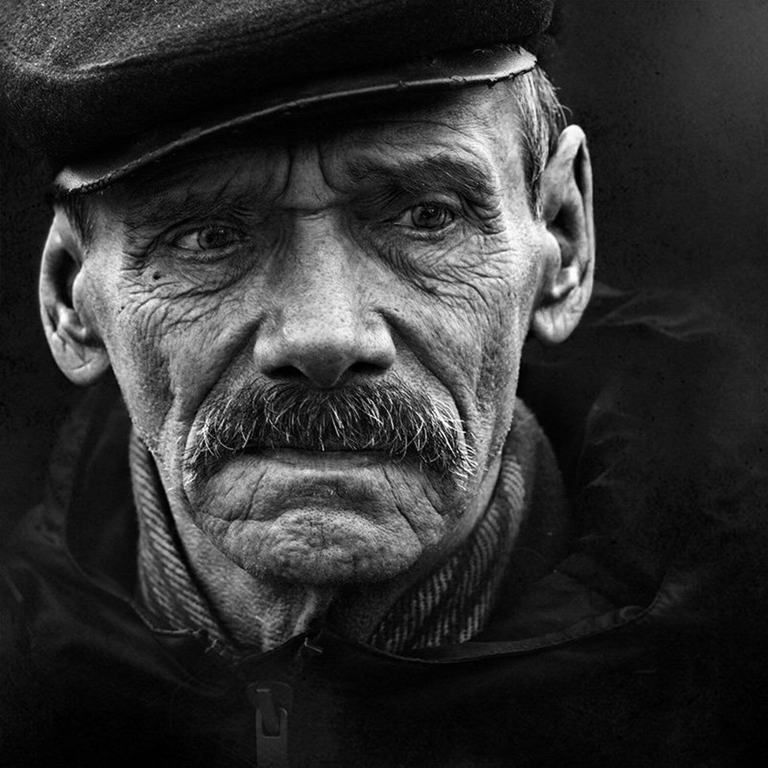Автор: Юрий Калинин портрет, квадрат, калинин юрий ,ч/б фото, уличная фотография, юрец, люди, лица, город, санкт-петербург ,фотограф, лица протеста, Юрий Калинин