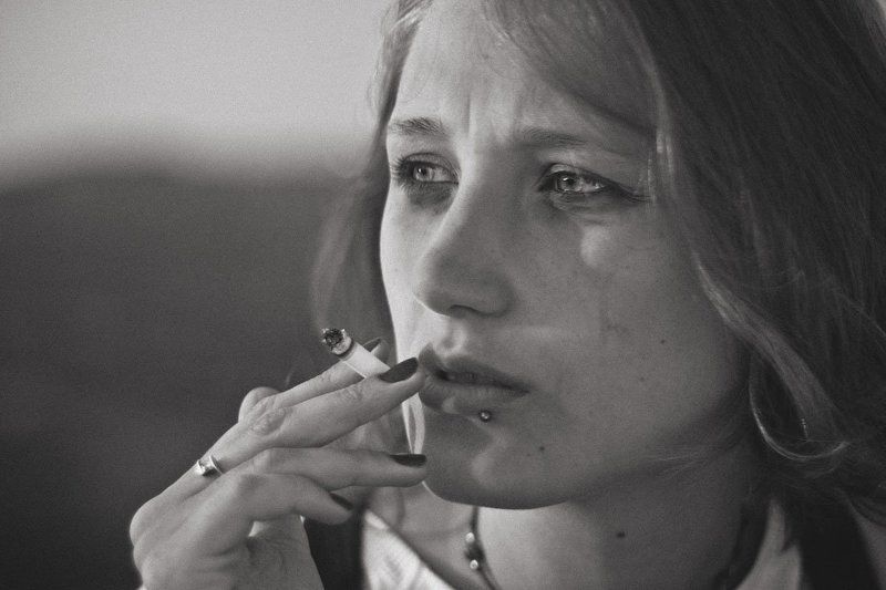 грусть и сигареты.. фото превью