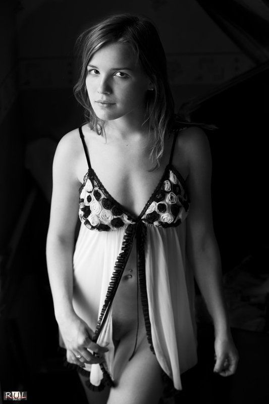 в полумрак фото превью