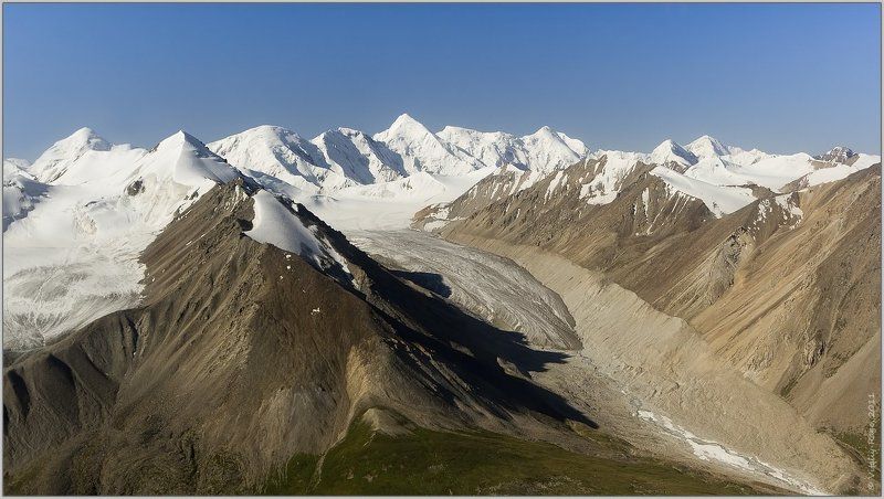 горы, тянь-шань, хан-тенгри, высоты, альпинизм, вертолет, горы, свобода Тянь-Шань с высоты птичьего полета фото превью