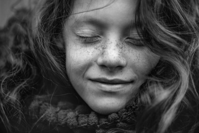 Red lashes фото превью