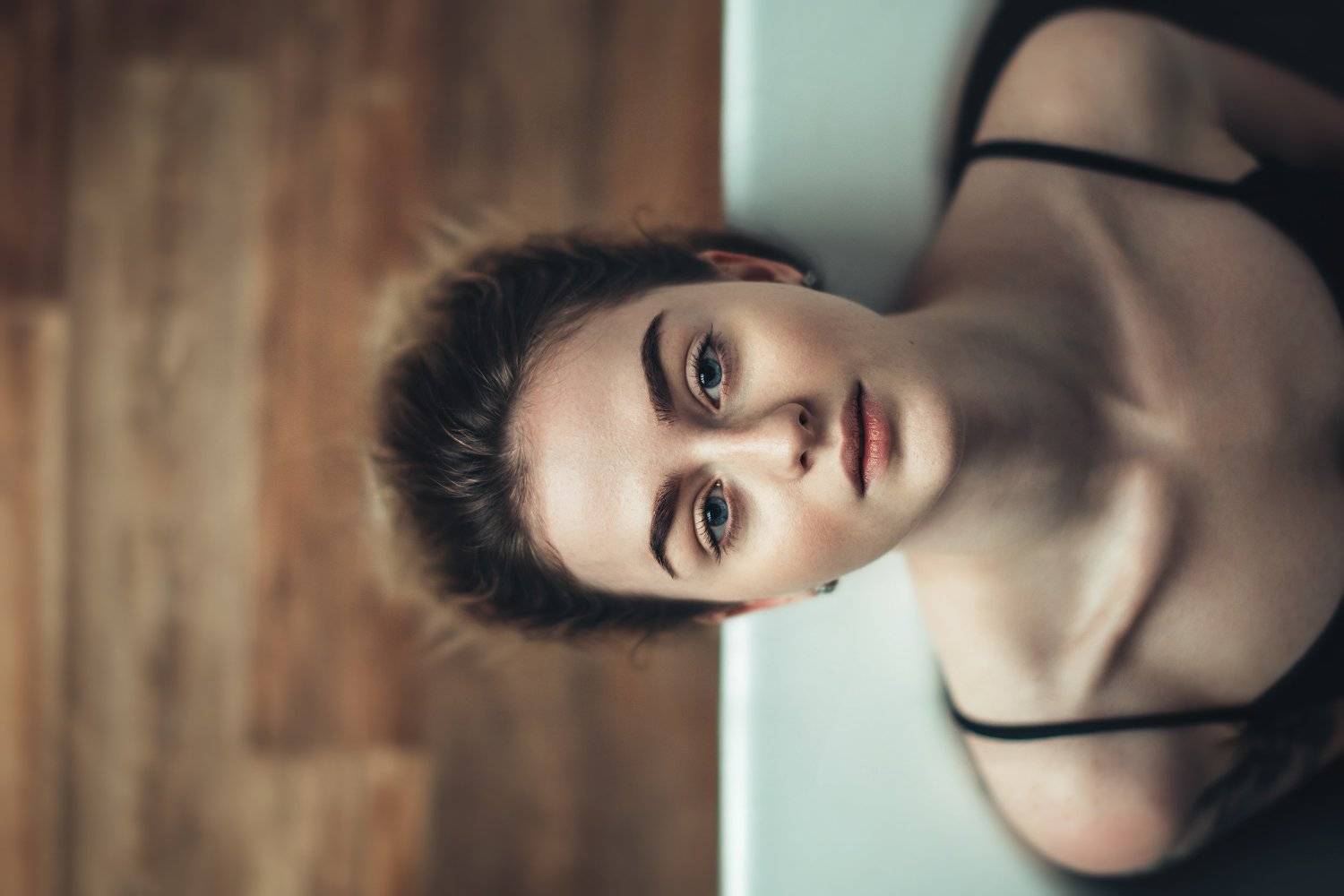 девушка, взгляд, ванна, студийная съемка, фотосессия, настроение, Александр Тишкевич