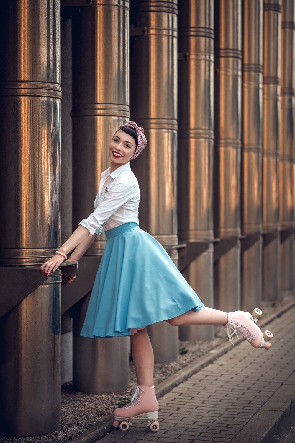 retro woman portrait roller pin up, Izabela Bilinska