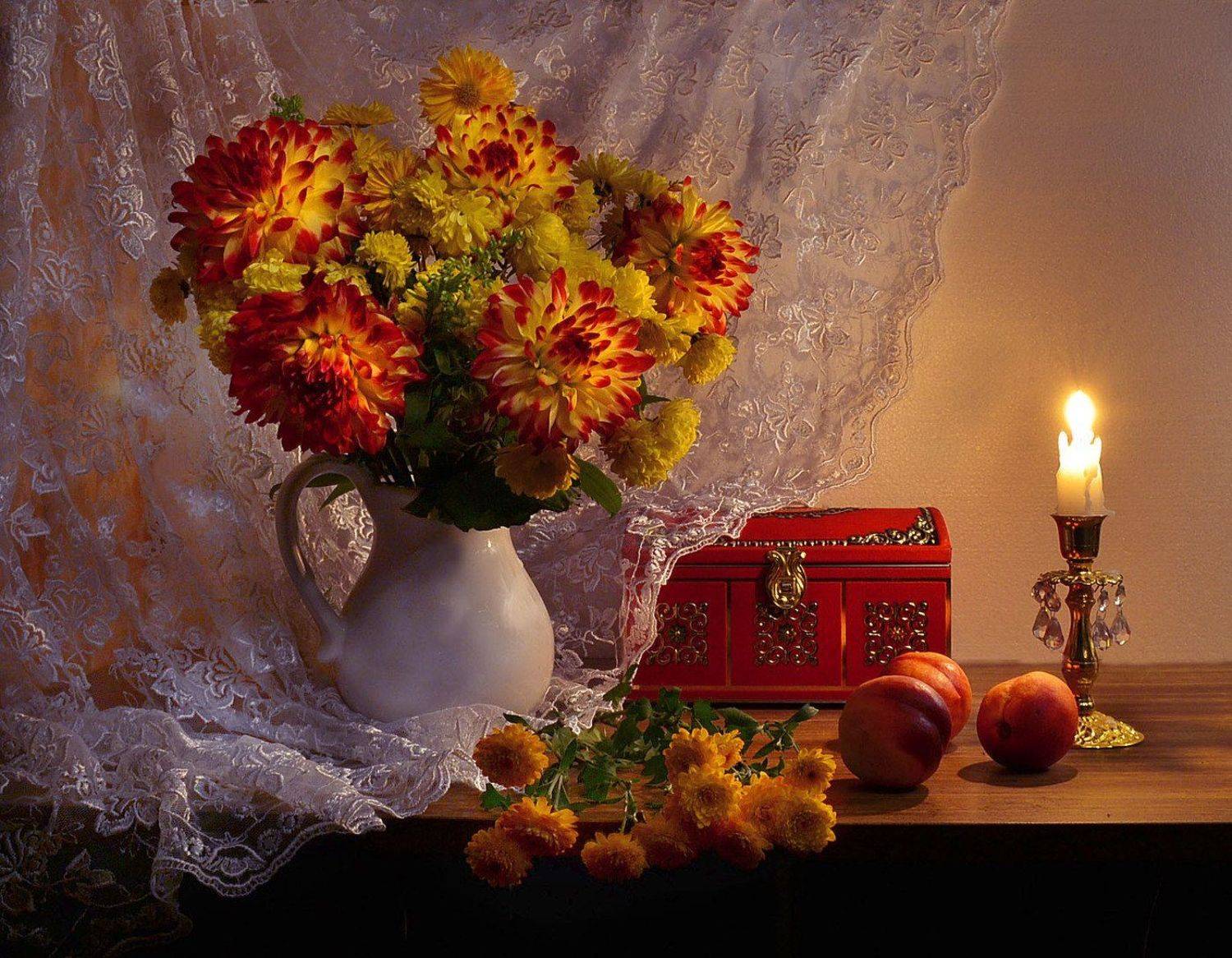 still life,натюрморт,фото натюрморт,осень, октябрь , георгины, подсвечник, свеча, хризантемы, Колова Валентина