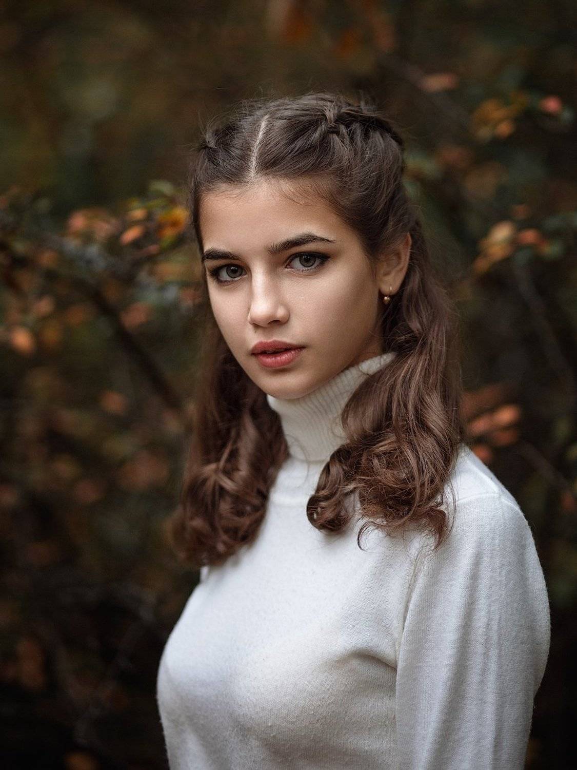 портрет девушка, Михаил Корнилов