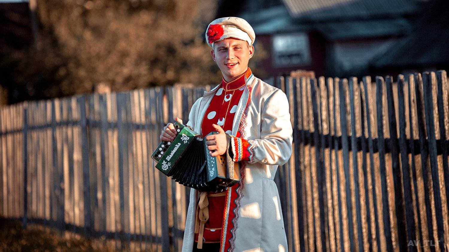 гармонь, гармонист, музыкант, костюм, парень, мужик, мужской портрет, постановка, Сухарь Александр