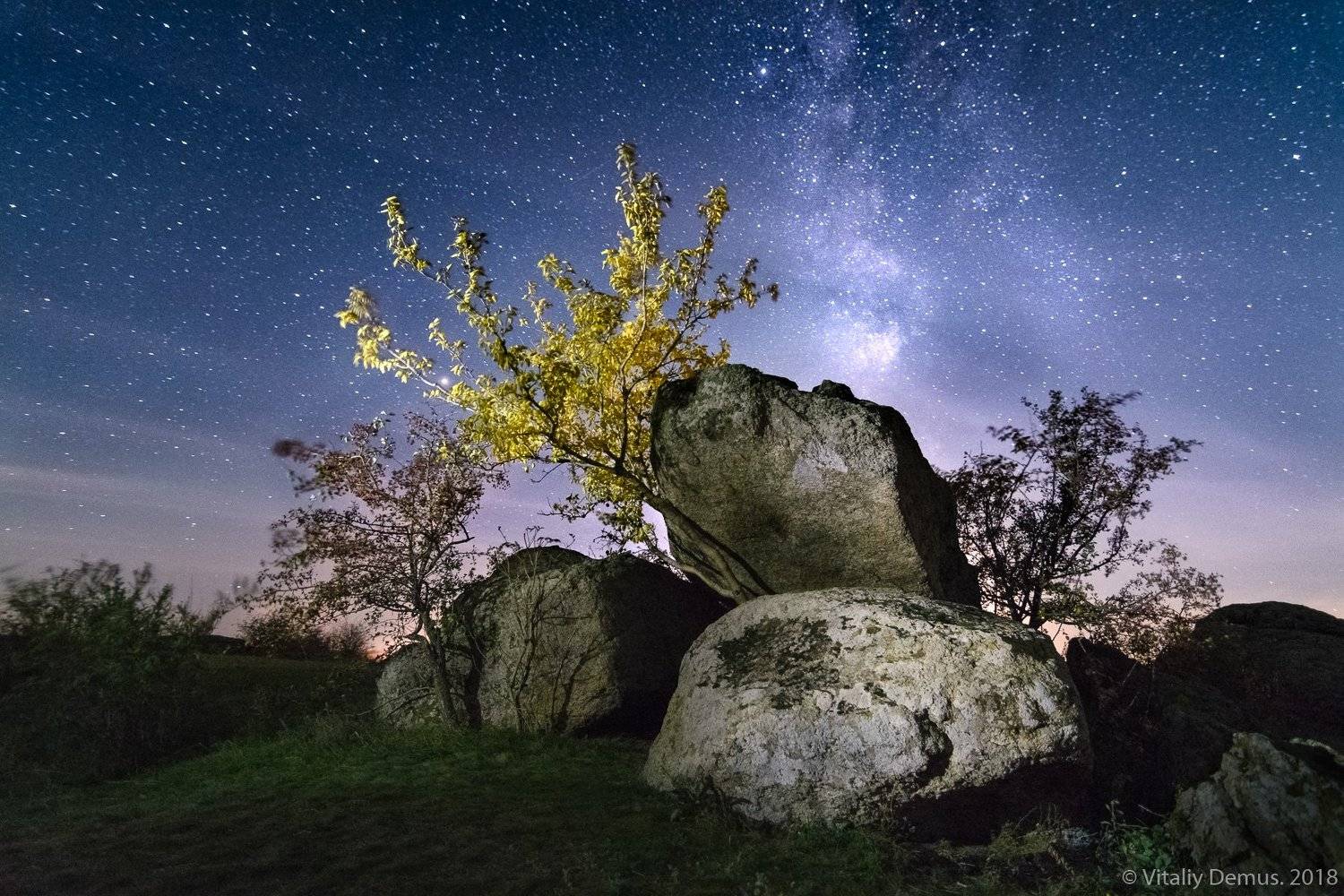 ночь, ночной пейзаж, ночная съёмка, длинная выдержка, звезды, звездное небо, млечный путь, композиция, камни, Виталий Демус