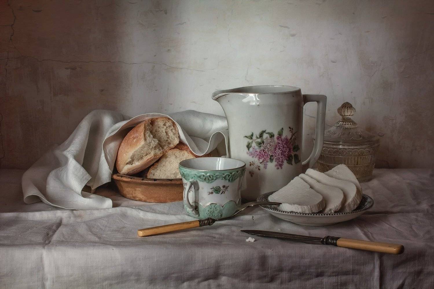 натюрморт, фарфор, кувшин, сыр, хлеб, Анна Петина