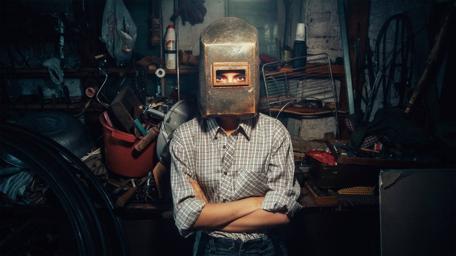 Engineer, girl, model, worker, mechanic, welder, mask, shirt, darkness, dirt, Russia, Инженер, девушка, модель, рабочий, слесарь, сварщик, маска, рубашка, темнота, грязь, Россия, Васильев Андрей