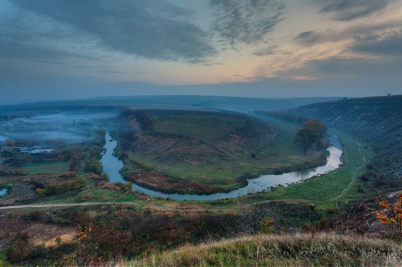 Morning fog. Autumn. фото превью