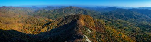 С вершин благодатной осени.