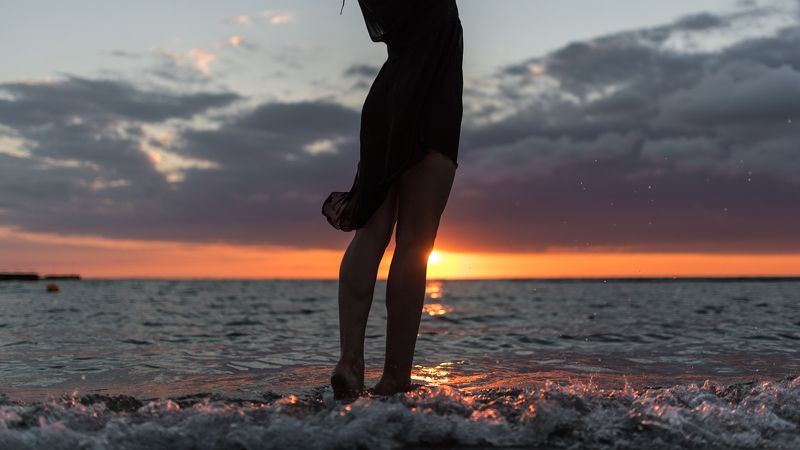 портрет, ноги, рассвет, море, шторм, красота, лето, утро, nikon, 35mm Катя фото превью