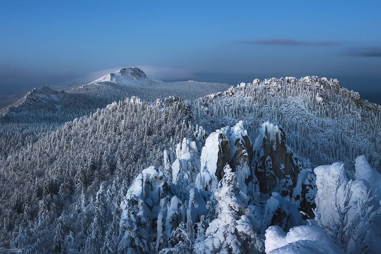таганай, южный урал, златоуст, горы, зима, вечер, снег, деревья, вершины, синий час, вечер, златоуст, Антон Кошетаров