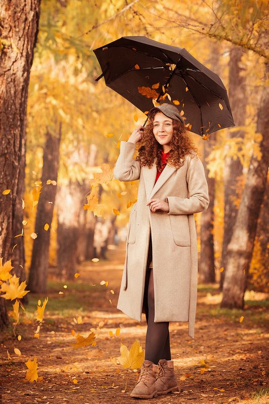 девушка, осень, листья, оранжевый, желтый, модель, красота, пальто, зонт, аллея, парк, кудри, волосы Лиза фото превью