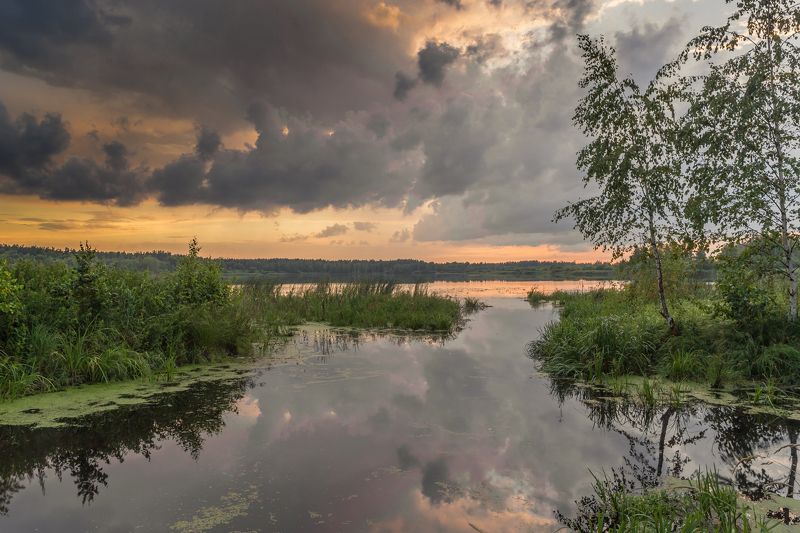 вечер, озеро, облака, гроза Гроза надвигается фото превью
