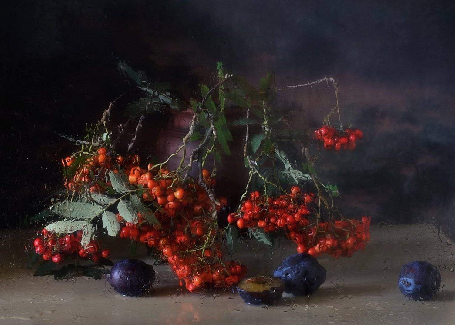 натюрморт,рябина,сливы,мокрое стекло, Наталия К
