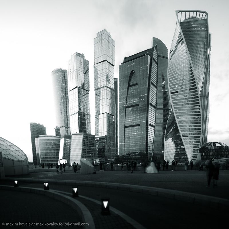 Europe, Moscow, Russia, architecture, autumn, city, evening, sky-scraper, sunset, Европа, Москва, Москва-Сити, Россия, архитектура, вечер, город, закат, небоскрёб Пальцы веером фото превью