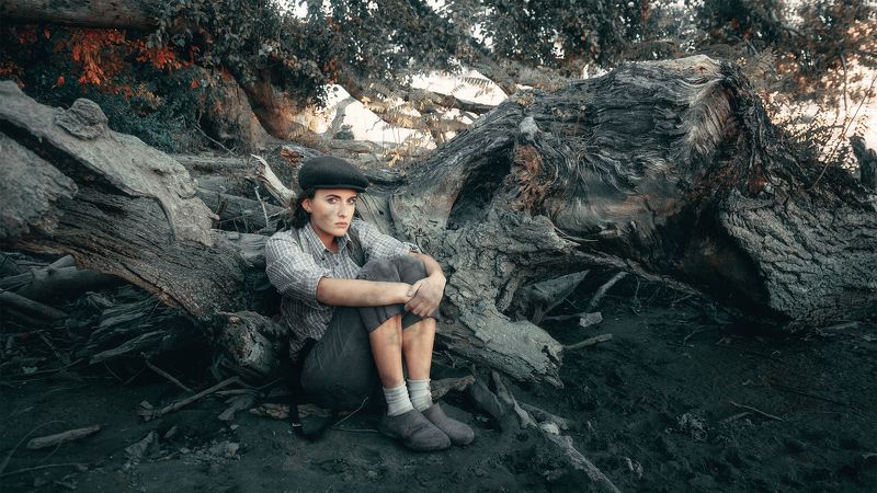 girl, orphan, abandoned, model, dirt, tree, nature, roots, loneliness, power, Russia, девушка, сирота, брошенная, модель, грязь, дерево, природа, корни, одиночество, сила, Россия Outcast фото превью
