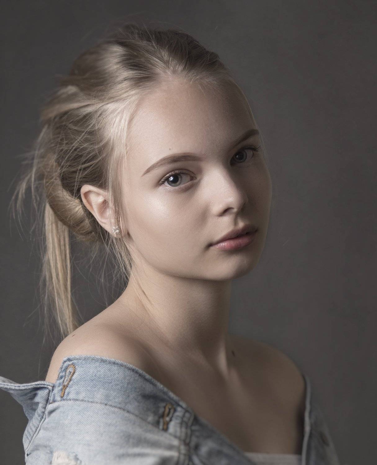 портрет , взгляд ,красивая девушка , цвет ,волосы , красивые губы ,нежность , нежность ,portrait, Natalia Kholodova