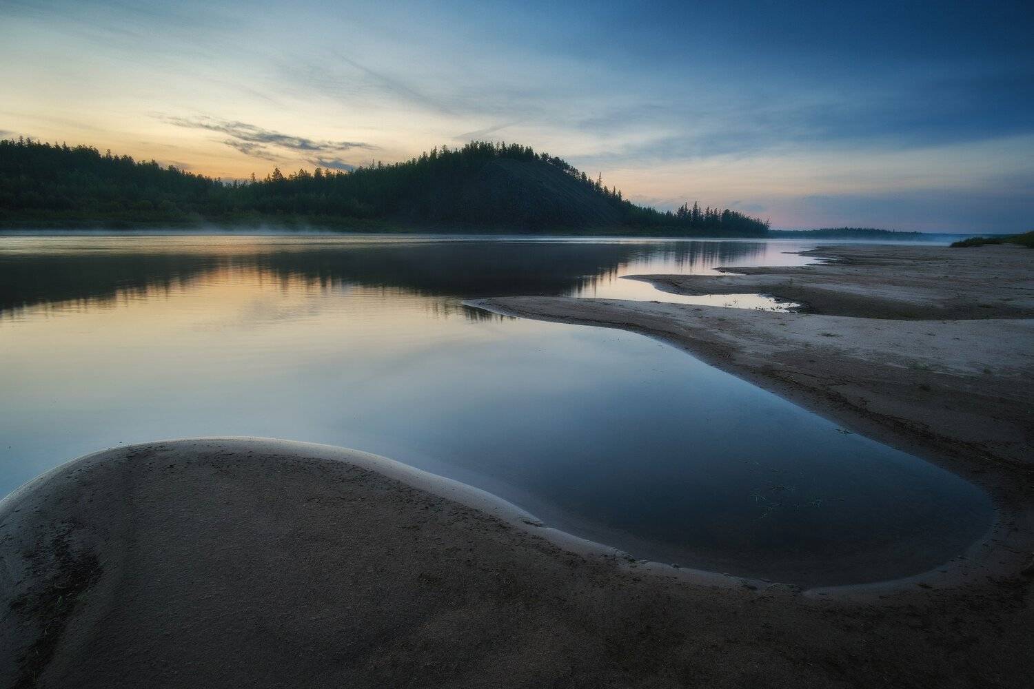 россия, иркутская область, ербогачен, нижняя тунгуска, сибирь, тайга, река, лес, тайга, рассвет, песок, коса, осень, восход солнца, Оборотов Алексей