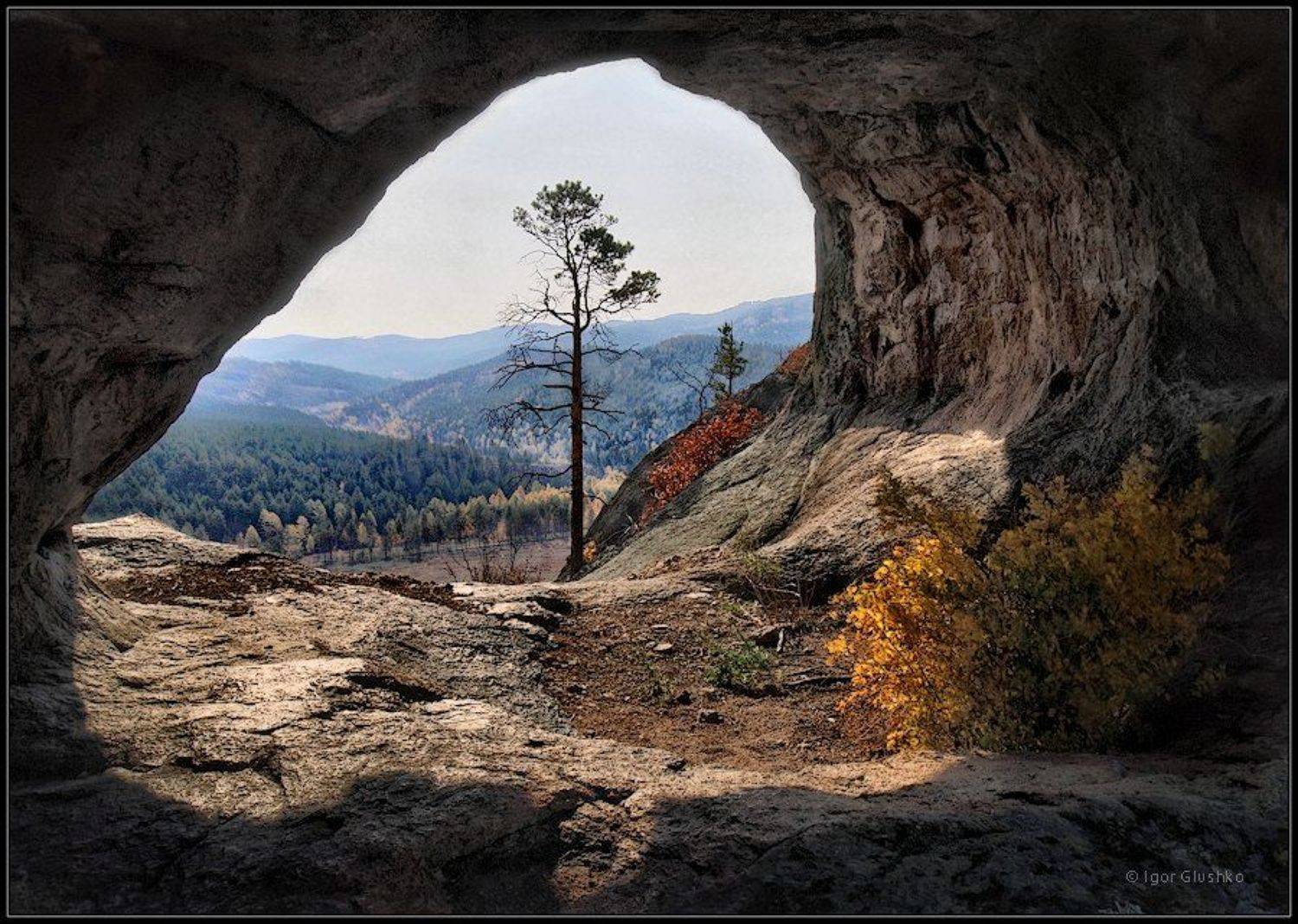 бурятия, пещера, лес, горы, осень, Игорь Глушко