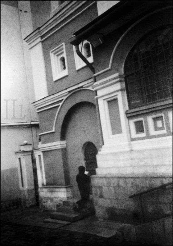 дядя, молится У Казанского фото превью