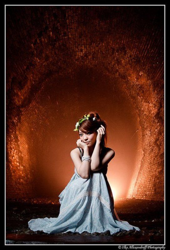 tunnel, strobist, lighting, portrait Golden Tunnel фото превью