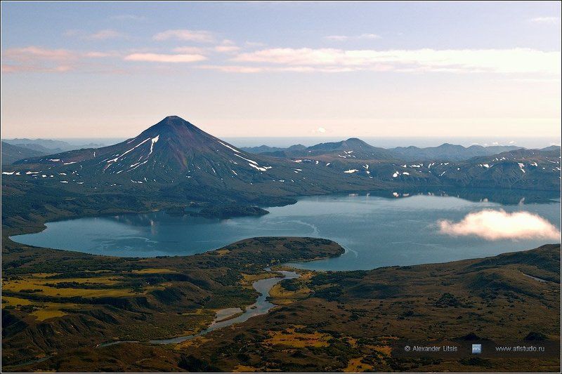 горы, вулкан, ильинский, камчатка, озеро, курильское Ильинский фото превью